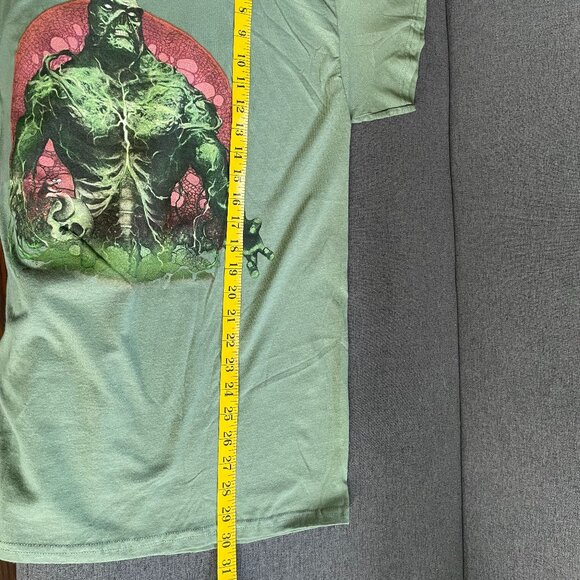 Swamp Thing T Shirt Justice League America Size L Exclusive Loot Crate BNWT - Picture 5 of 6